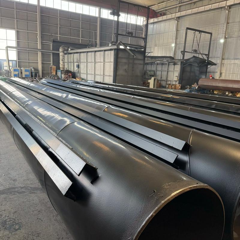 ct工法樁用防腐螺旋鋼管加班生產(chǎn)，我廠兩條3PE生產(chǎn)線全力運(yùn)轉(zhuǎn)