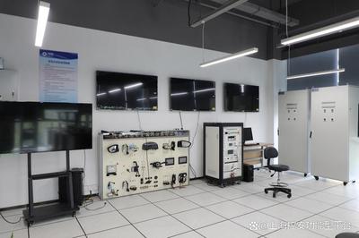 奮進(jìn)汽車“強(qiáng)芯鑄魂”新征程 上?？匕才c臨港電力電子達(dá)成戰(zhàn)略合作